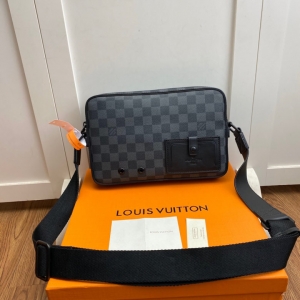 LV Men's Diagonal bag