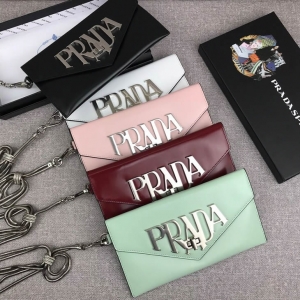 PRADA ladies diagonal bag