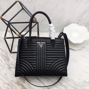 PRADA ladies diagonal bag