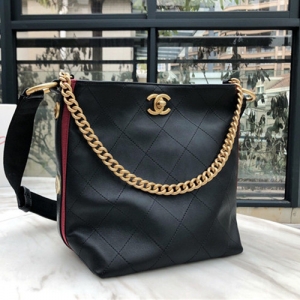 Top Chanel new diagonal small bag