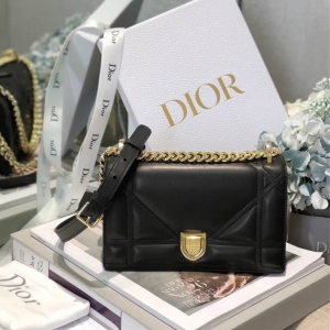 Dior chain pouch imitation Dior one shoulder Handbag