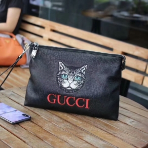 Trendy men must-have Gucci men's Clutch