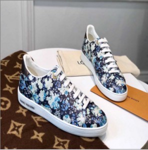 Louis Vuitton imported cowhide lining ladies sneakers